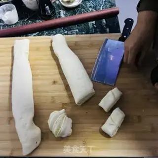 Make Spray rolls step 8