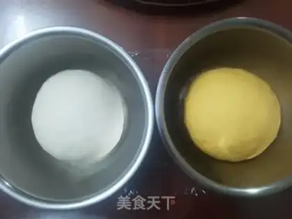 Make Double-coloured buns step 2