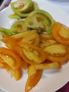 Make Eggs and tomatoes step 1