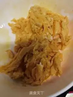Make Eggs and tomatoes step 2