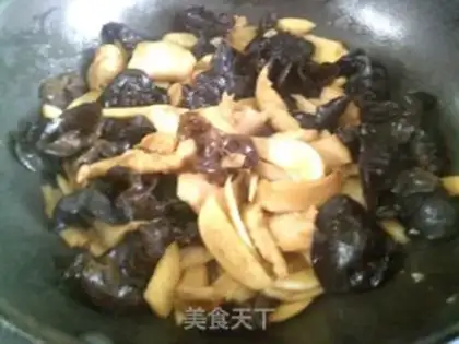 Make Black-mucked noodles step 8