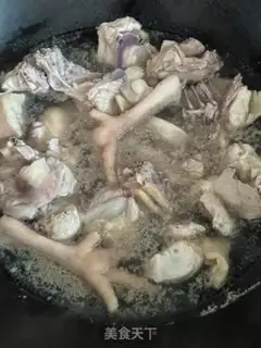 Make A potion chicken soup step 1