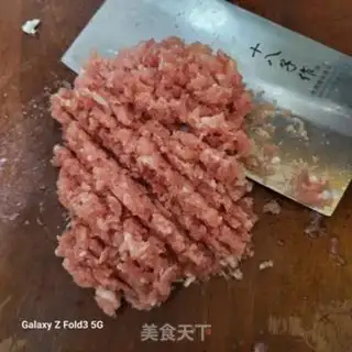 Make Roach, radish, fried eggs step 0