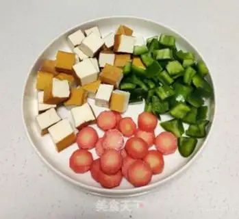 Make Pyramid carrots step 0