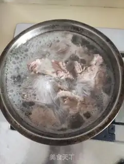 Make Hubei Lin fan soup step 1