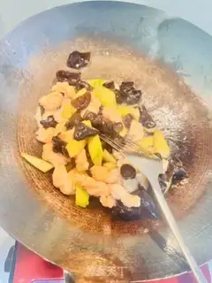 Make cucumber-mucked shrimp step 5