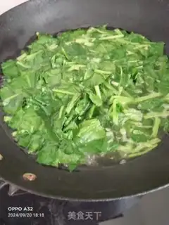 Make Spinach egg soup step 4
