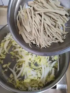 Make The doll food is fried with a thousand silks step 4