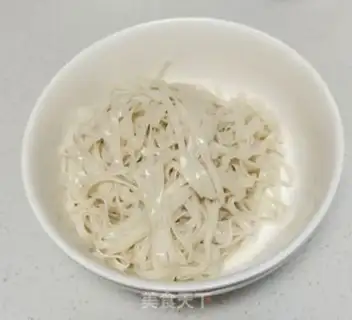 Make Onion noodles step 1