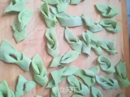 Make The spinach leaf step 10