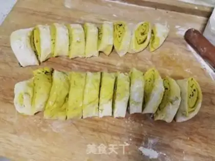 Make Pumpkin rolls step 12