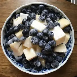 Make A yogurt apple with blueberries step 6
