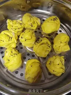 Make Pumpkin rolls step 14