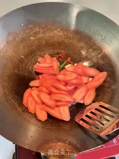Make Carrot, white wood, fried eggs step 1