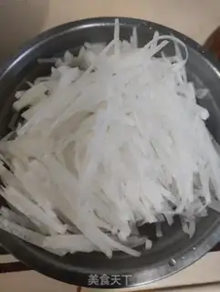 Make Fried egg radish soup step 1