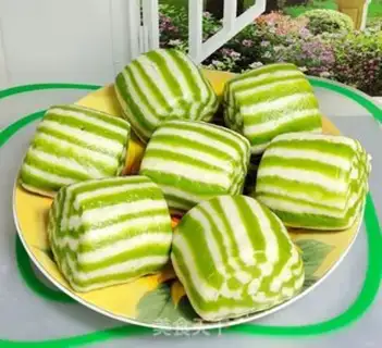 Make Double-coloured buns step 10