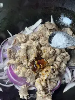 Make Onions, fat rolls step 6