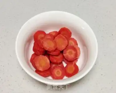 Make Carrots and cut flowers step 1