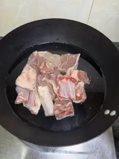 Make Blue radish lamb chop soup step 0