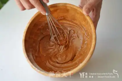 Make New Zealand chocolate moose roll step 9