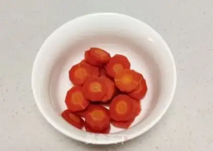 Make Carrots and cut flowers step 3