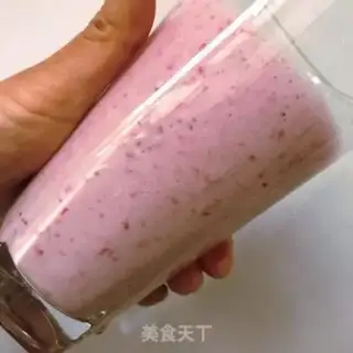 Make Strawberry shakes step 6