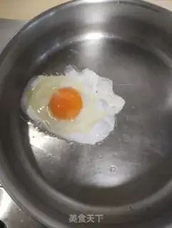 Make Soy sauce and egg soup step 1