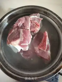 Make Corn and root bone soup step 0