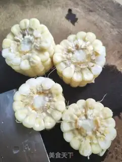 Make Corn and root bone soup step 1