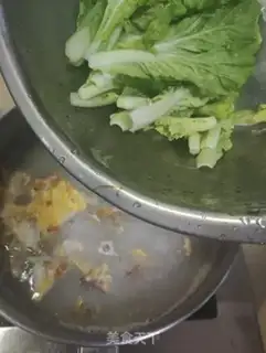 Make Soy sauce and egg soup step 3
