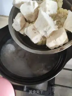 Make Corn and root bone soup step 4