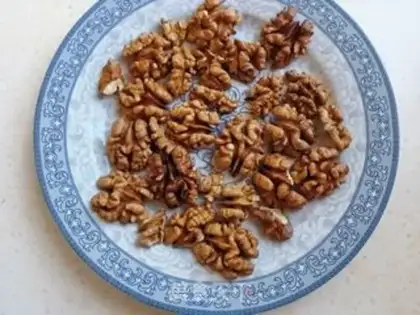 Make Red dates and walnuts step 2