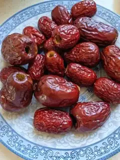 Make Red dates and walnuts step 4
