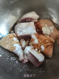 Make Wild mushrooms steam chicken legs step 1