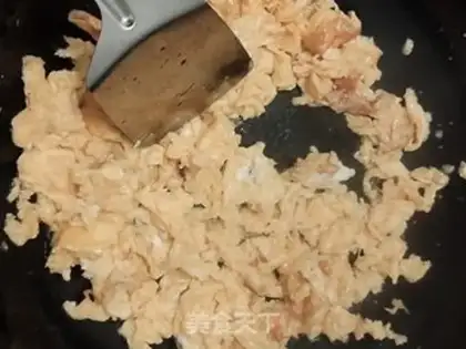 Make Tomato fried eggs step 9