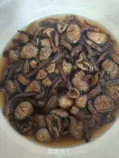 Make Wild mushrooms steam chicken legs step 2