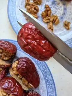 Make Red dates and walnuts step 5