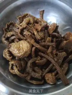 Make Wild mushroom fried sausage step 0
