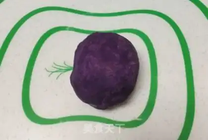 Make The mashed potato moon cake step 2