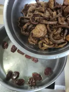 Make Wild mushroom fried sausage step 4