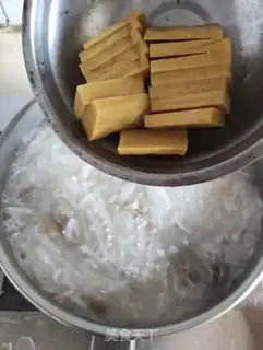 Make Yellow rice and goat broccoli soup step 6
