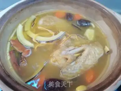 Make Five fingers of peach coconut fungus and chicken soup step 7