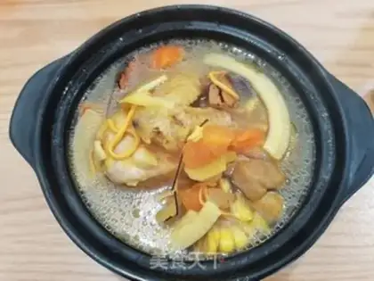 Make Five fingers of peach coconut fungus and chicken soup step 8