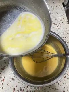 Make French strawberry cake step 4