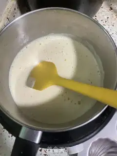 Make French strawberry cake step 5