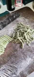 Make Shrimp spinach noodles step 2