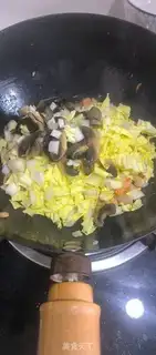 Make Shrimp spinach noodles step 5
