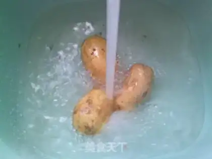 Make Potato broccoli bone soup step 2