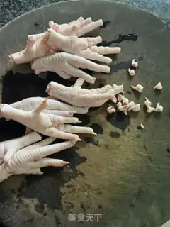Make Pig feet, chicken claws step 1