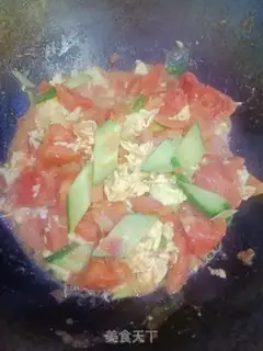 Make Tomato fried eggs step 7